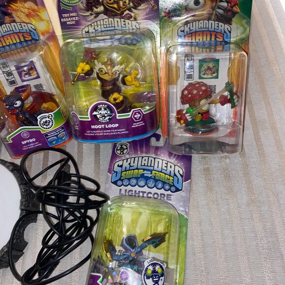 SKYLANDER FIGURES (12) FIGURES IN ALL. INCLUDES PORTAL OF POWER PS3/PS4 WII WII - Picture 6 of 6
